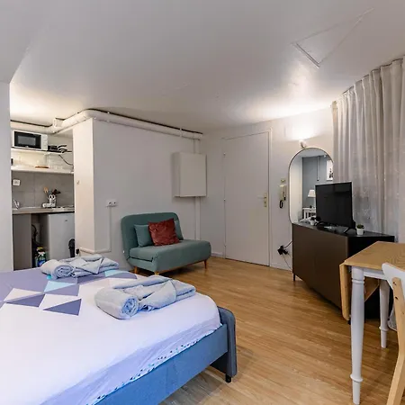 Cosy Proche Orangerie Apartment
