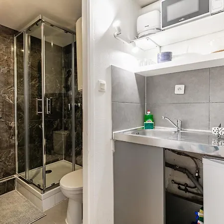 Orangerie & Centre شقة